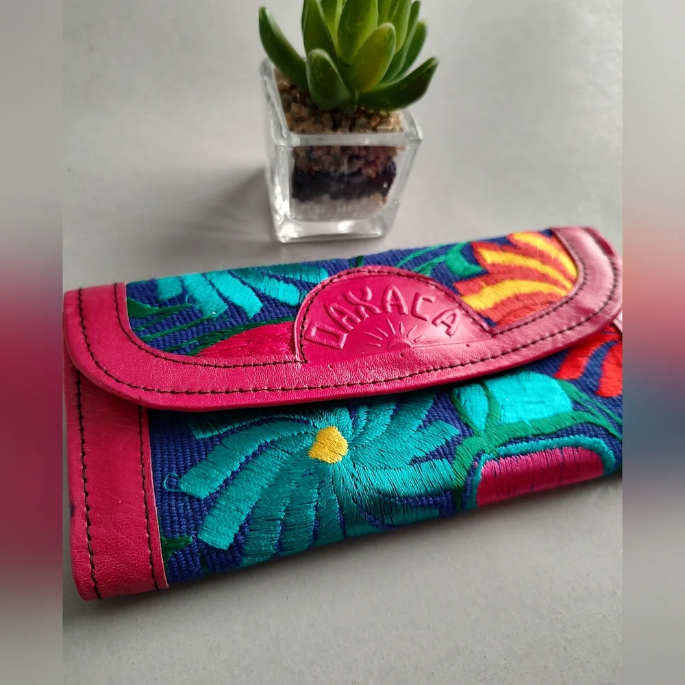Wallet Leather Embroidery Hand Made By Oaxaca Mexico Color Fiusha  New Artisanal